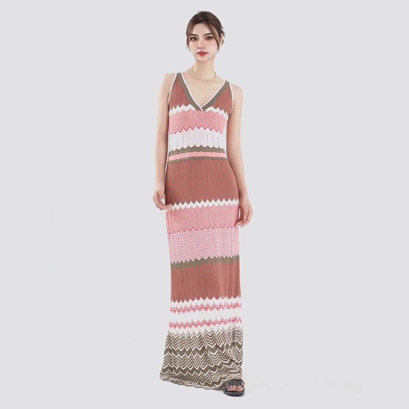 Robe pull longue d'été tricotée sans manches à col en V
